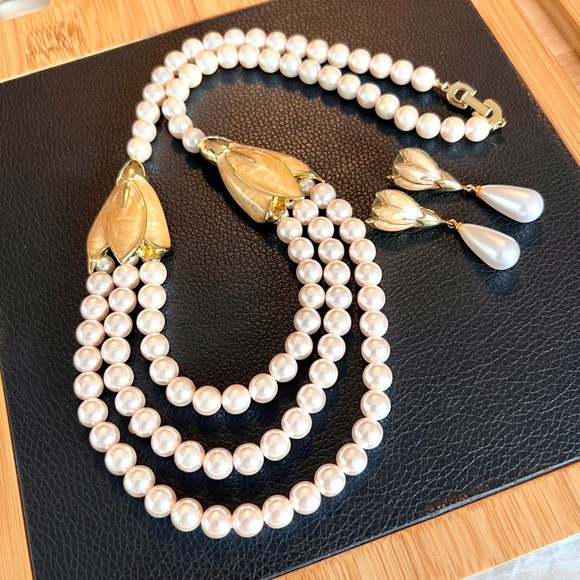 Vintage Faux Pink Pearls 3 Strand Necklace Earrings Set Art Nouveau Style - Picture 1 of 13